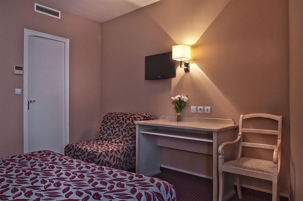 โฮเต็ล ยูเจอนี่ Hotel ปารีส ภายนอก รูปภาพ